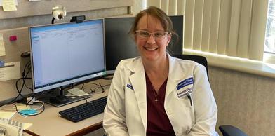 Internal medicine services doctor